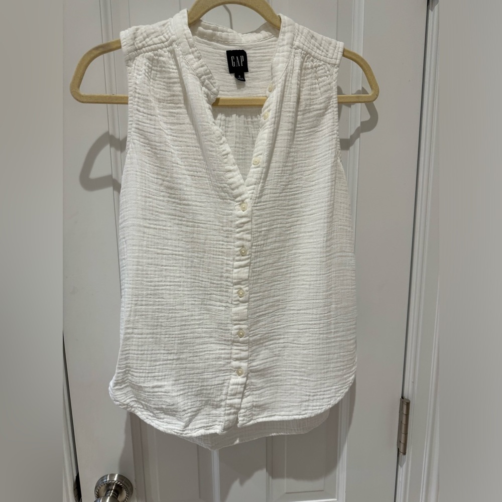 Gap gauze sleeveless top